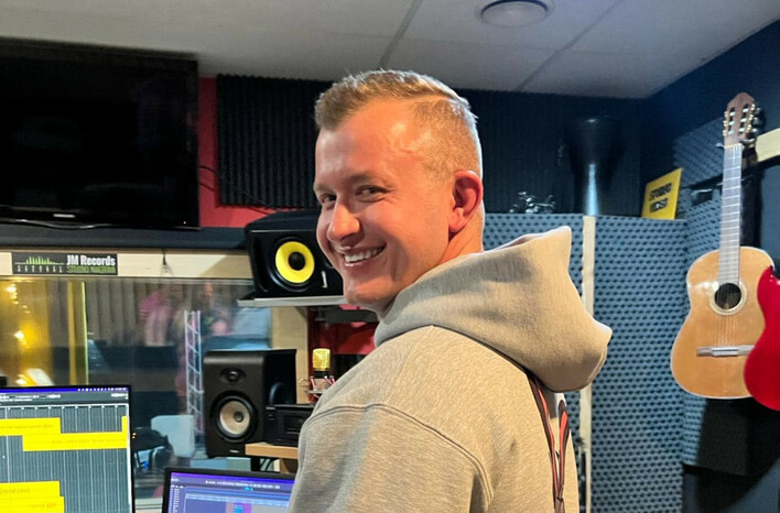 Największy milioner w disco polo?! Nie uwierzysz, ile zarobił Dawid Narożny Piękni i Młodzi na jednym teledysku!