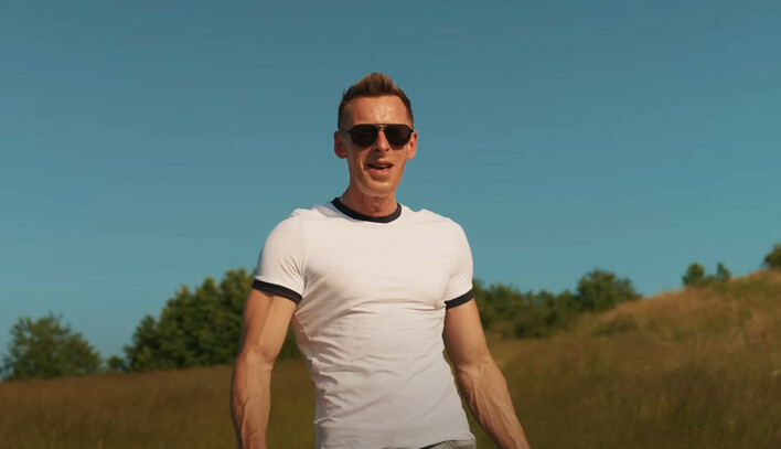 „Nie zmieniaj się” podbija lato 2025 – nowa piosenka zespołu Avangarde z osobistym przesłaniem

