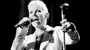 Nie żyje popularna wokalistka! Jej śmierć poruszyła miliony Polaków! 