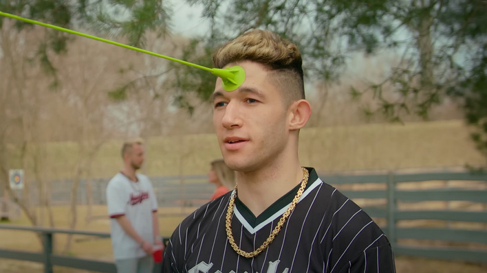 Kamil Kossakowski DiscoBoys wydał właśnie wyczekiwaną premierę pt. ”Niebieskie oczy” Nowość ma szansę stać się wielkim HITEM?! 