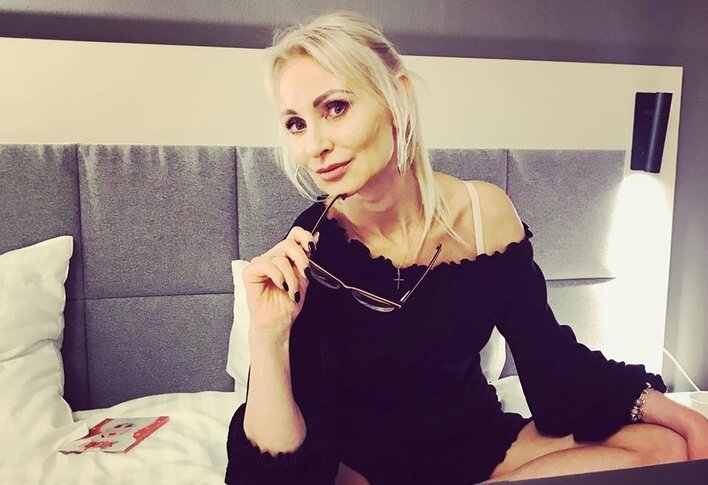 Niemożliwe, że śpiewa disco polo?! Popularna wokalistka robi furorę w sieci! 