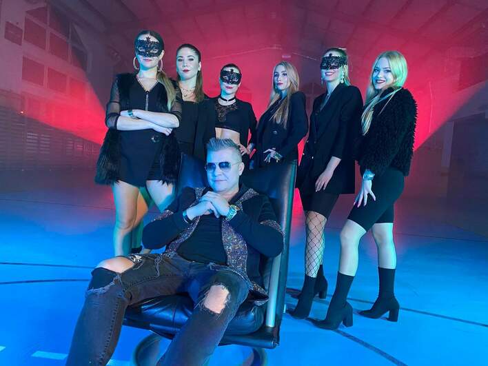 Niecodzienne oblicze gwiazdora disco polo! Żadna kobieta mu się nie oprze?