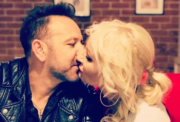 Ten koncert disco polo nie miał się różnić od innych! Ale to co się stało podczas występu wywołuje łzy! 