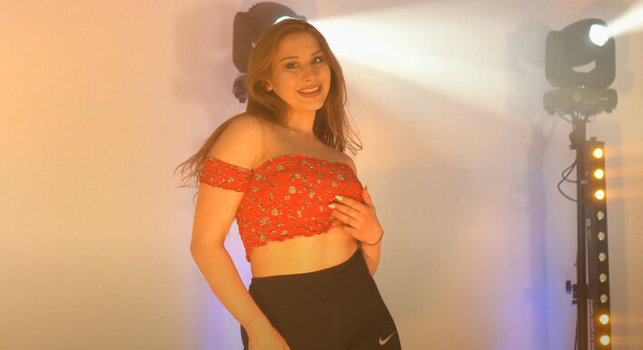 „Niedostępna„ nowym hitem lata?! Do sieci trafiła genialna premiera zdolnego wokalisty disco polo!