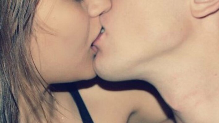 Gwiazdor muzyki disco polo z niemoralną propozycją. Chcę buziaka! |