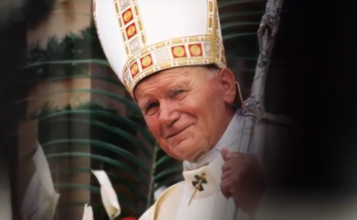 Niepublikowane zdjęcia Jana Pawła II w klipie artystów disco polo! Classic i Boys nagrali pieśń w hołdzie papieżowi! | PREMIERA