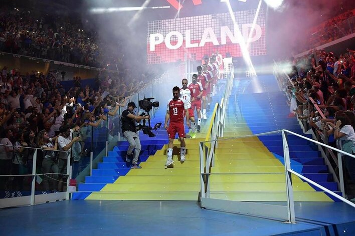 Niesamowita reakcja gwiazd disco polo na złoty medal siatkarzy | VIDEO