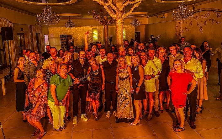 Niesamowite show zespołu Classic na wyjątkowych urodzinach Wioli! Zobaczcie niezapomniane zdjęcie!

