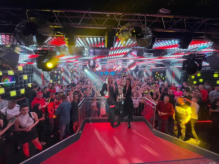 To było coś nieziemskiego. Gwiazdy disco polo Angelika Żmijewska i Paula Karpowicz sprawiły, że wszyscy oszaleli!