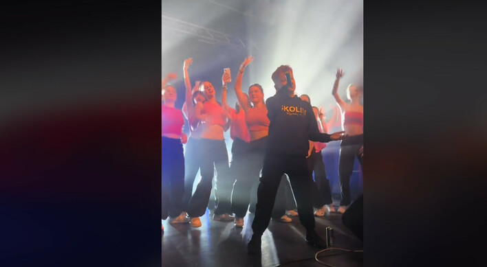 Fan Skolima skradł SHOW na koncercie! Młody talent podbija TikTok wykonując hity Króla Latino