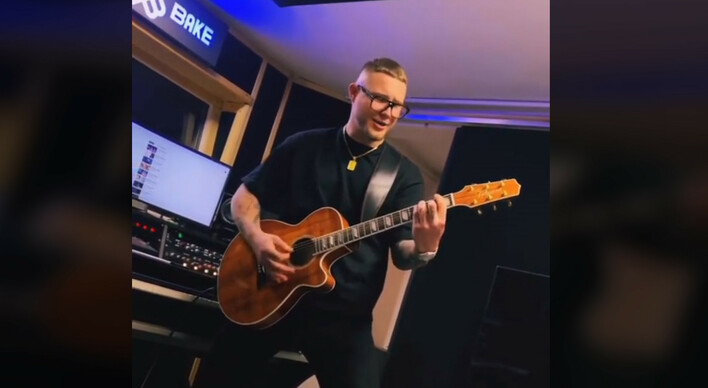 Niewiarygodne! Kubańczyk, znany raper, zaskakuje wykonaniem hitu disco polo ”Jesteś szalona” | VIDEO