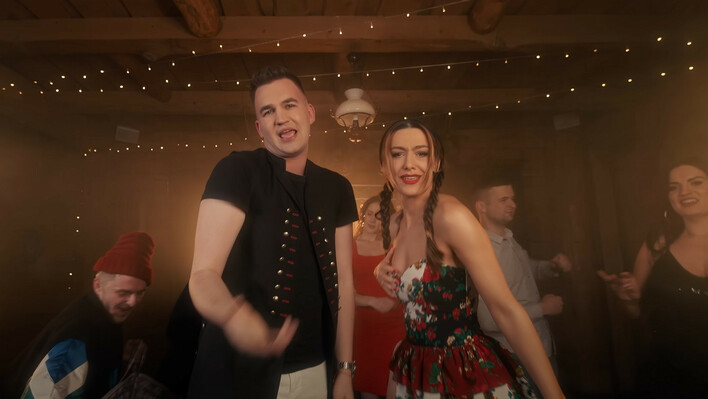 Niewiarygodne! „Mezalians„ od Justyny Lubas i zespołu Raider zyskuje 100k wyświetleń w rekordowym czasie – zobacz, co wywołało tę falę popularności