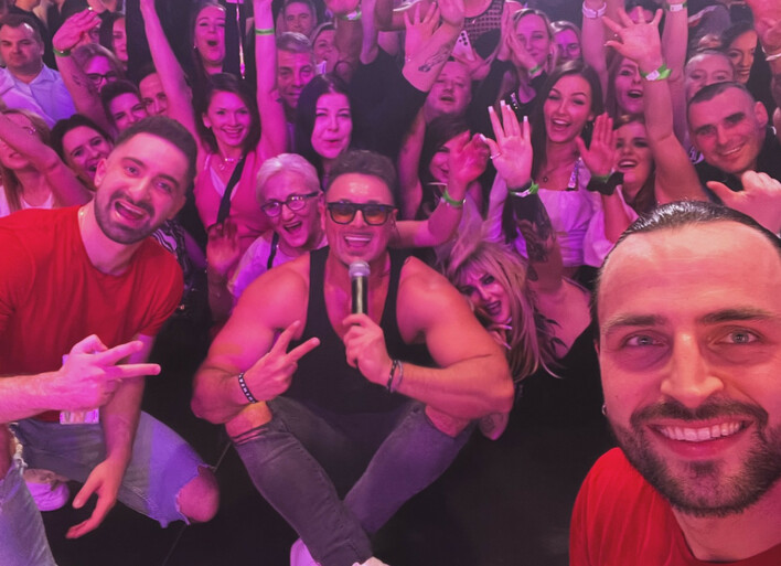 Niezapomniany wieczór w rytmie Disco Polo - Zobacz, jak zespół Effect rozgrzał Warszawę