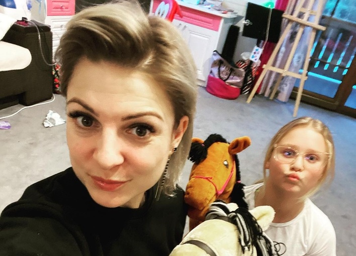 Niezwykła pasja Magdaleny Narożnej - Piękni i Młodzi! Śliczna gwiazda disco polo pokazała fanom wyjątkową kolekcję! 