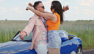 Niezwykła premiera od popularnego gwiazdora disco polo! W nowym teledysku Maczo wystąpiła jego żona!