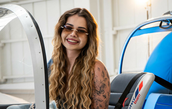 Nowa królowa latino? Marlena Sieniawska podbija TikToka i scenę disco hitem ”Pinacolada”!

