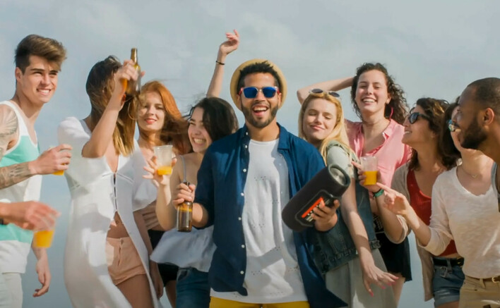 Już jest! Nowa Odsłona Hitowego Utworu „Chodź ze mną„ grupy Łobuzy!