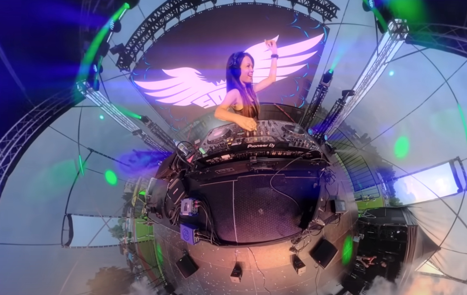 Nowa odsłona „Koniec (Festival Mix)” od SOFi może zmienić oblicze imprez tanecznych