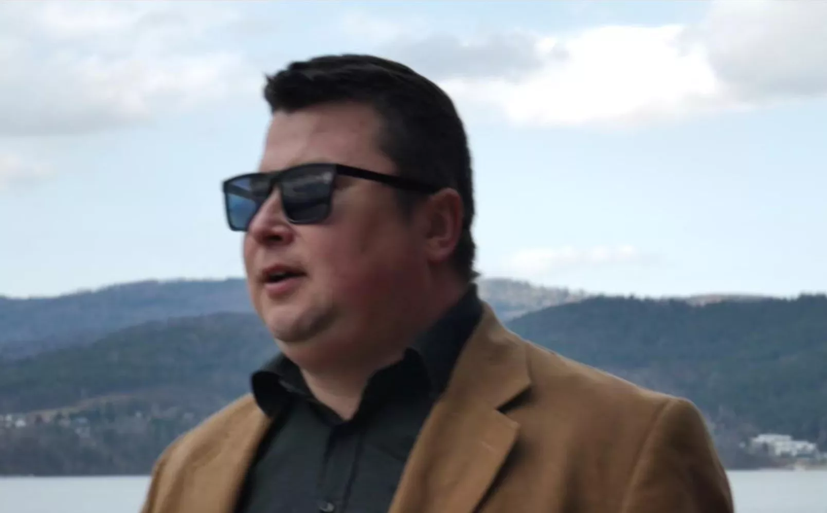 Nowa piosenka „Spójrz na mnie” od Kamila Juchimiuka