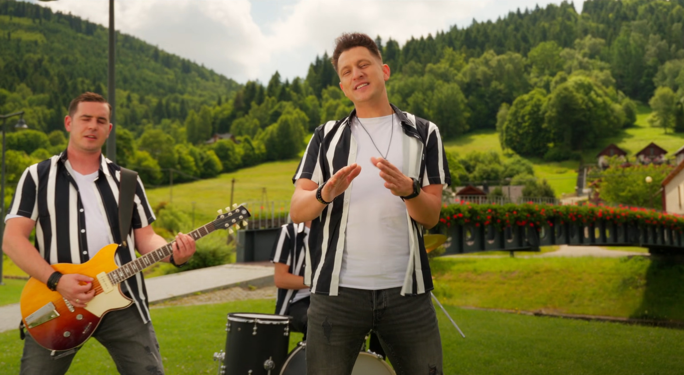 Nowa premiera zespołu Eratox zaskakuje – „Tyle było chwil” to coś więcej niż typowe disco polo

