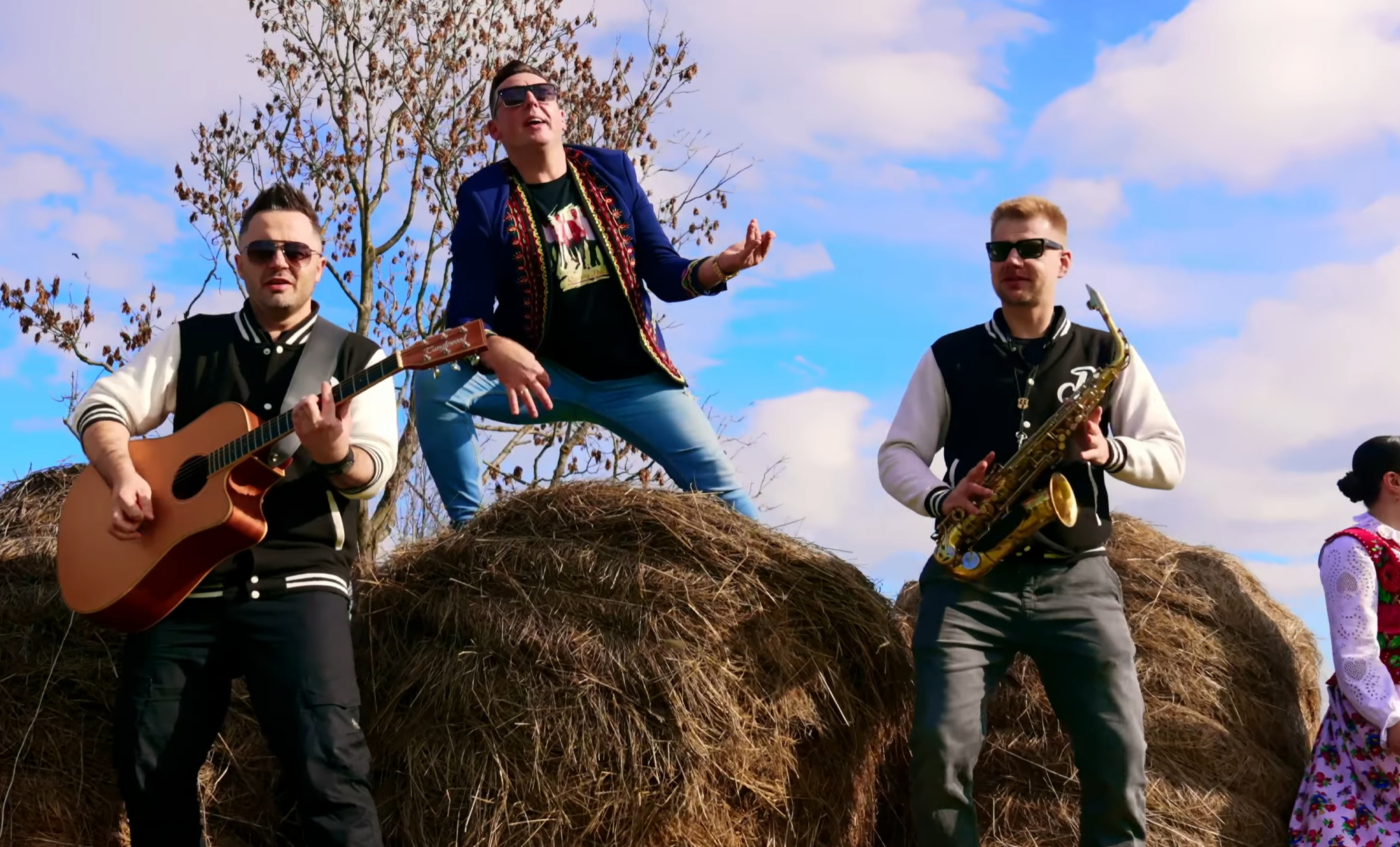 Nowa propozycja Szalonego Drużby „Kochaj mnie” błyskawicznie zyskuje popularność