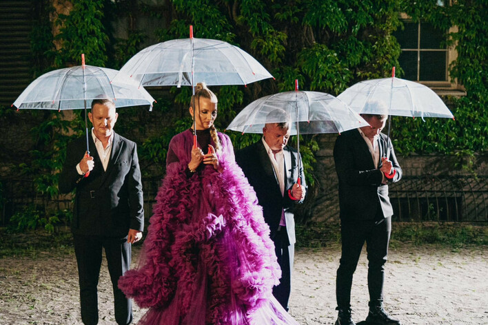 Nowa wersja hitowej piosenki MIG „Ja dla Ciebie żyłem„ w klimacie Retro. Jak wyszło?!

