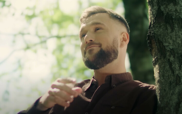 Premiera Defisa „Tylko dla Takiej„ trafiła do sieci w nowej wersji! Fani komentują! Jak wyszło?!

