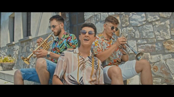 Wokalista disco polo o kobiecie ze snów! Internauci wiwatują z zachwytu! VIDEO