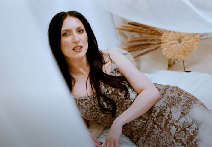 Nowość od Iwony Cichoń! ”Nie ma miłości w Nas Miły”! To niezwykłe muzyczne połączenie! 