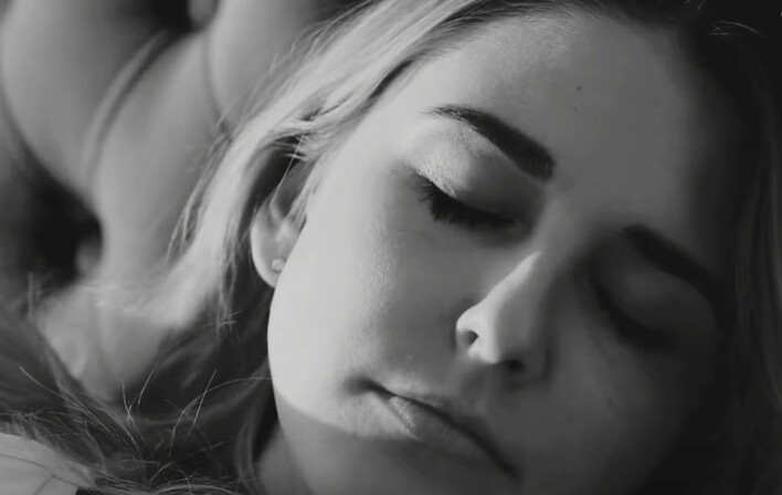 Nowość od Jacaro! „Wciąż nam siebie brak” z mocnym przesłaniem, które skłania do refleksji