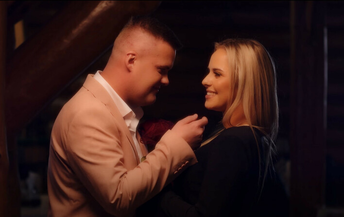 Nowość od „To jest To”! Wzruszająca ballada „Kochać Ciebie tak”