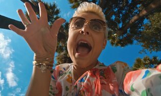 Nowość Pięknych i Młodych z pierwszym sukcesem!