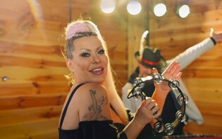 Nowa produkcja gwiazdy disco polo robi niesamowitą furorę! Aż iskry lecą!