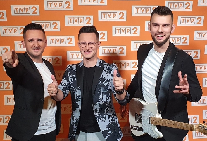 Nowa wokalistka zasili szeregi popularnej grupy Playboys?! Mamy nagranie! Posłuchajcie jak śpiewa! 