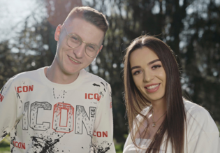 NOWY HIT Radek Karczewski z zespołu Midix pt. „Dziewczyna z tik toka„! Już teraz podbija TikToka!