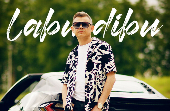Nowy numer Jacka Gwiazdy to przebój z potencjałem hitu lata! – „Labudibu”