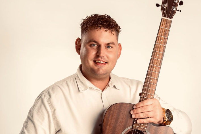 Nowy rozdział w karierze Michała Szymelfenig – romantyczny utwór „Miłość” już wkrótce