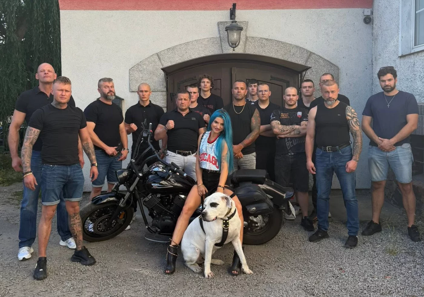 Nowy singiel Agbe „Oddaj mi hajs"! Posłuchaj przedpremierę! Gwiazda disco polo rozlicza się z fałszywymi znajomymi