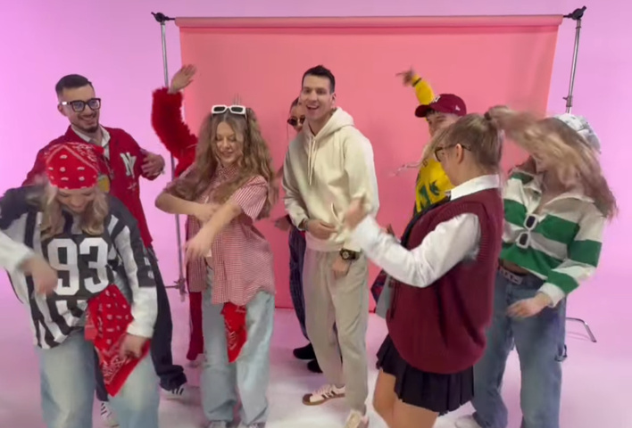 Nowy singiel „Dziewczyno ma” od zespołu Bayera! Posłuchaj przedpremiery!