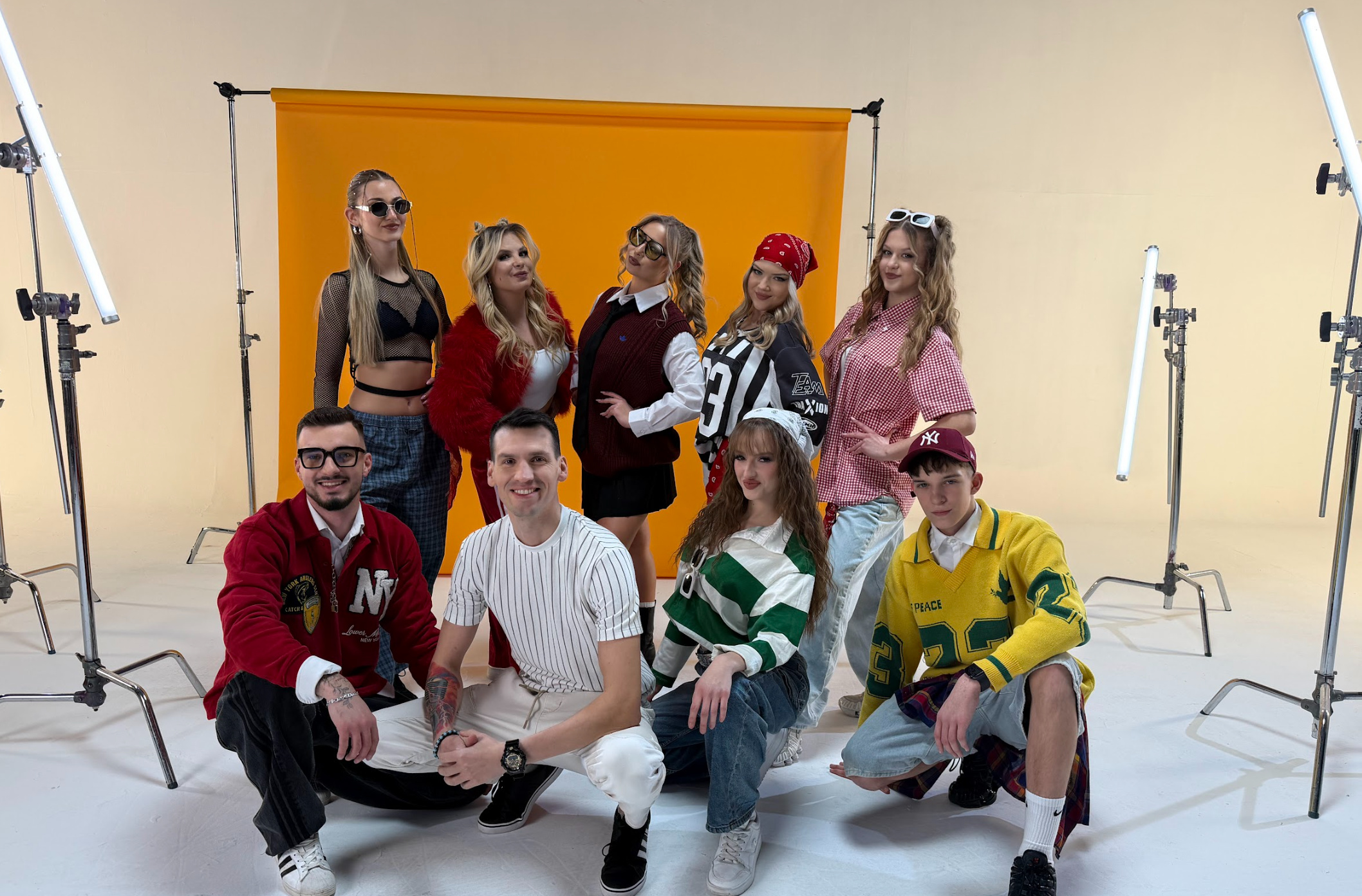 Nowy singiel „Dziewczyno ma” od zespołu Bayera! Posłuchaj przedpremiery!