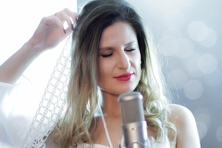 Nowy singiel i teledysk Edyty Nawrockiej! Gorąca premiera!