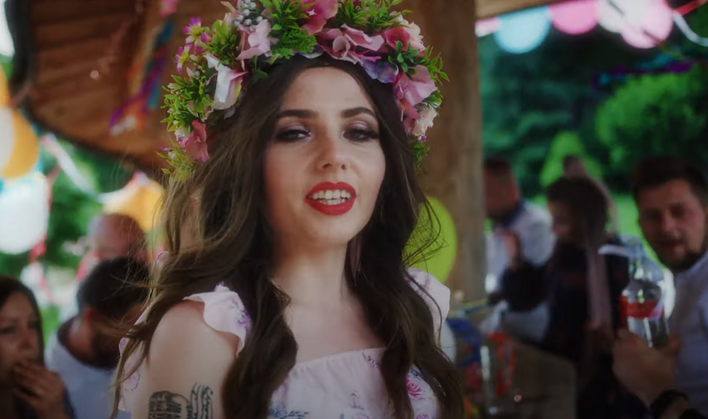 ”O jak mi się chce... iść na wesele” - gorąca premierą w świecie disco polo! Uzdolniona wokalistka przebije konkurencję?