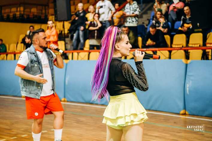 Ten duet zatrząśnie branżą muzyczną?! Explozja i O To Chodzi w szalonej nowości w klimatach latino