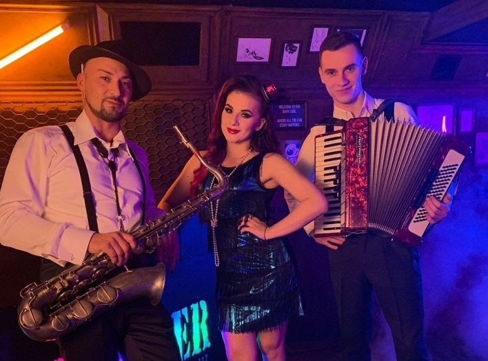 O To Chodzi z genialną premierą! Posłuchajcie nowej produkcji disco polo pt. ”Happy End”