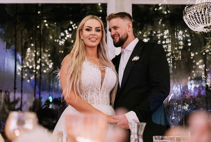 Obejrzyjcie niesamowity pierwszy taniec Pauli Karpowicz i Grzegorza Zimeckiego! Przepiękna piosenka „Przetańczyć z Tobą chcę„ w wykonaniu Małgosi Główki!