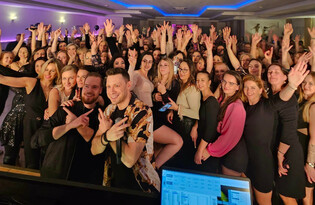 Obejrzyjcie to niesamowite nagranie! Zespół Masters rozgrzewał publiczność na wyjątkowym koncercie! Paweł Jasionowski dał czadu! | VIDEO