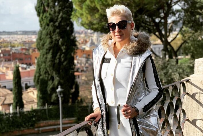 Obłędne stylizacje Magdy Narożnej (Piękni i Młodzi). Królowa disco polo zachwyca swoim wizerunkiem | DUŻO ZDJĘĆ