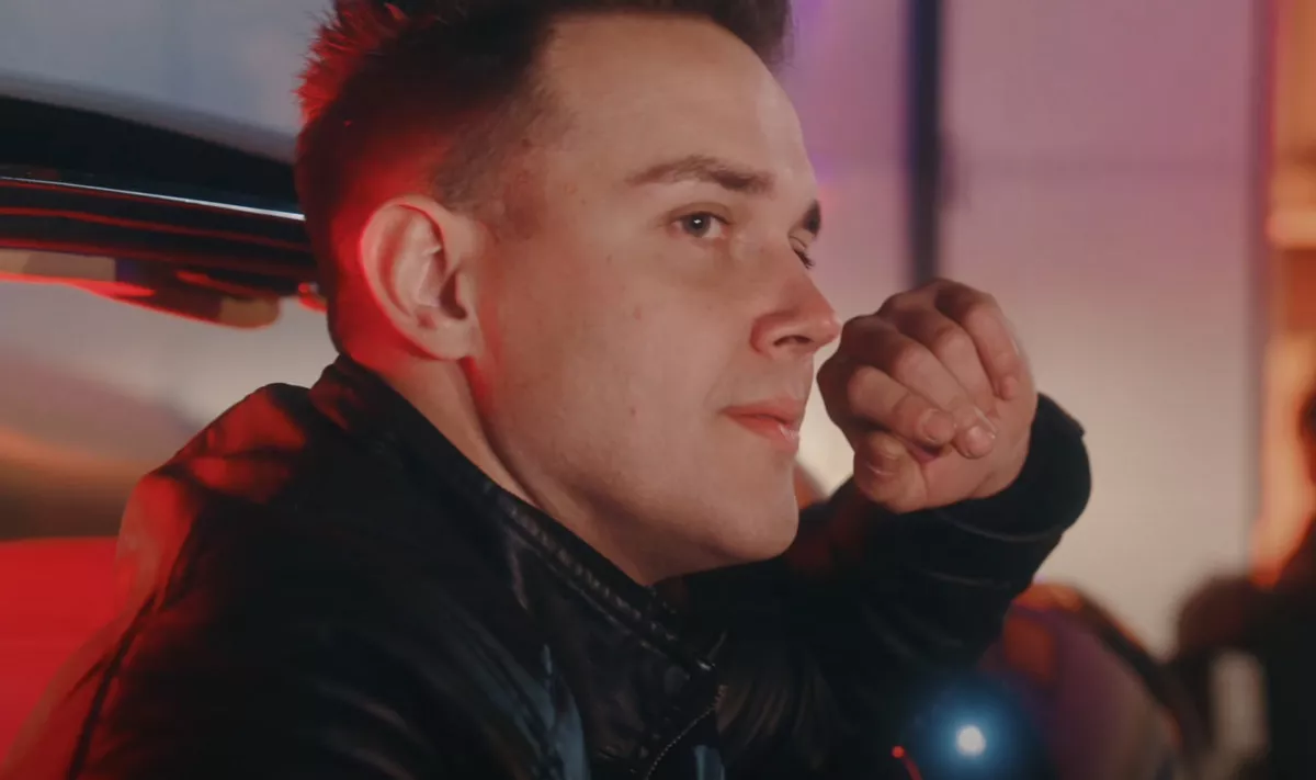 Luka Rosi postawił na pop-rockowy klimat?! Jak mu poszło?! Ta premiera zdradza wszystko! „Fani „Co za brzmienie„