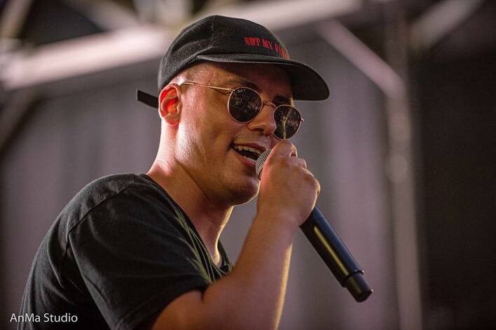 Odrzucili go w DiscoStar w Polo TV, a dziś jest jednym z najlepszych artystów disco polo! Kim jest MiłyPan