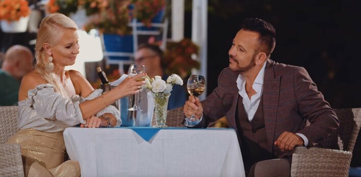 Namiętne pocałunki i czułe objęcia gwiazd disco polo! Do sieci trafiła właśnie nowość Mejk pt. Halo Halo Kochanie